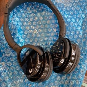 Infiniti Qx80 Wireless Headphones 